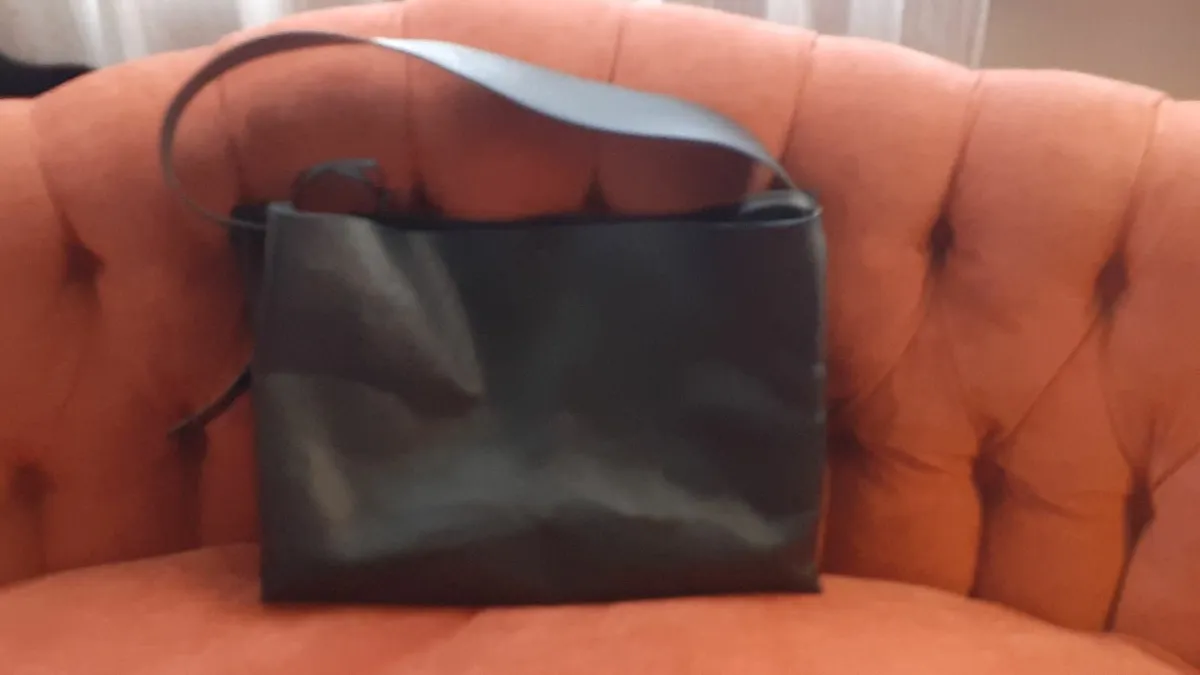 COS BLACK LEATHER  BAG - Image 1