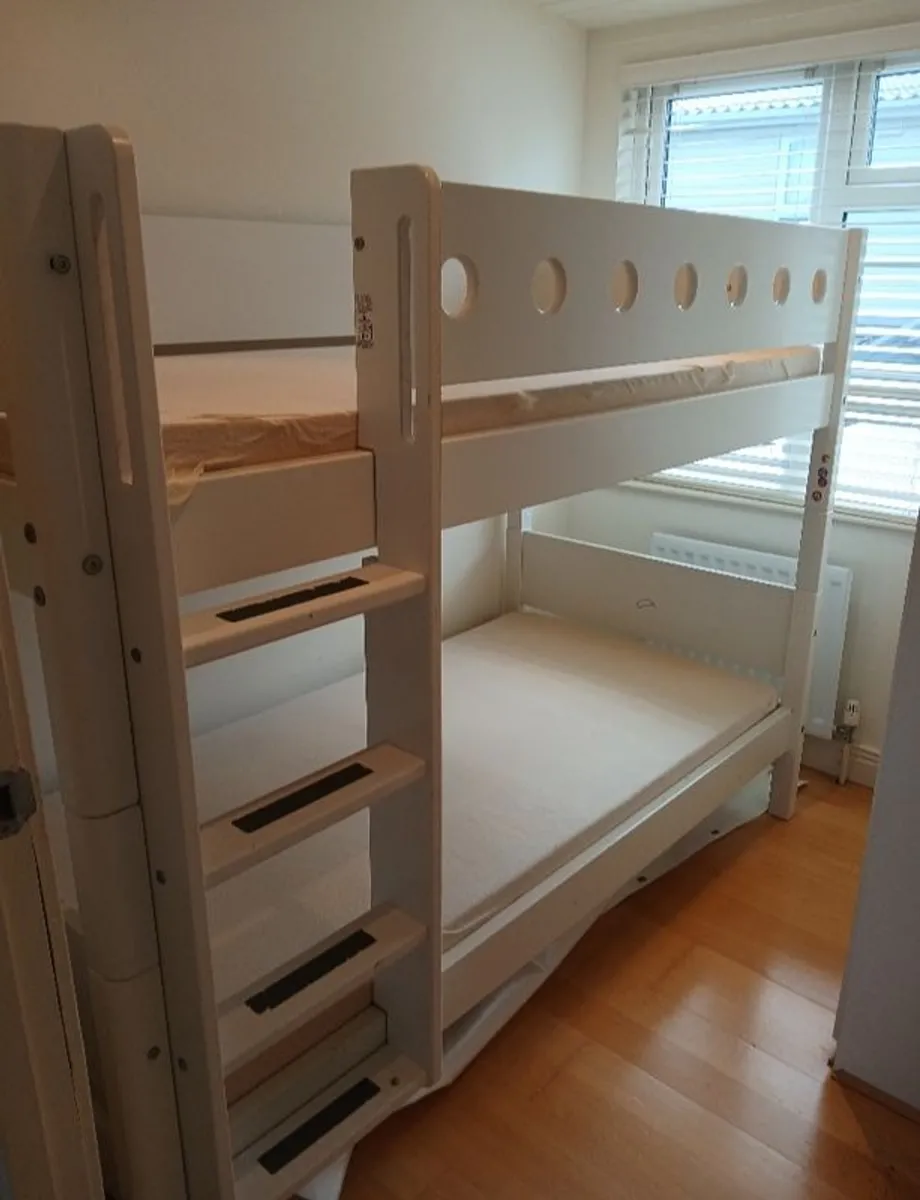 bunk bed