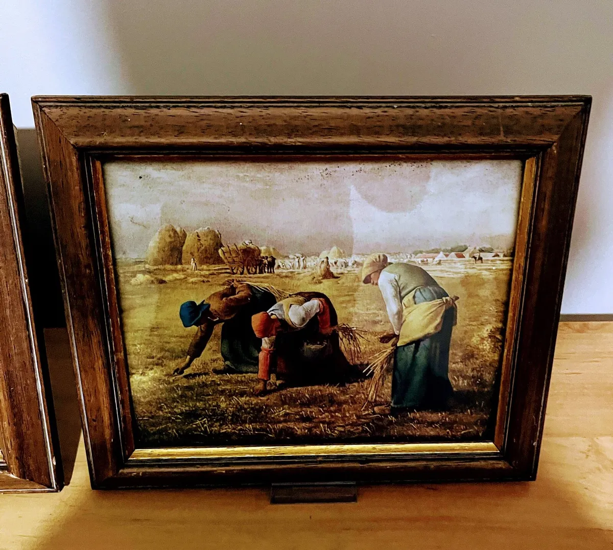 Vintage pair of framed prints - Image 3