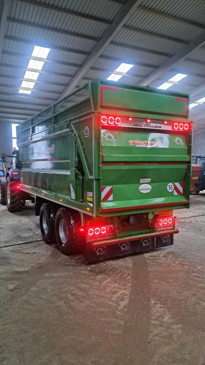 A&W 22ft silage/grain trailer - Image 3