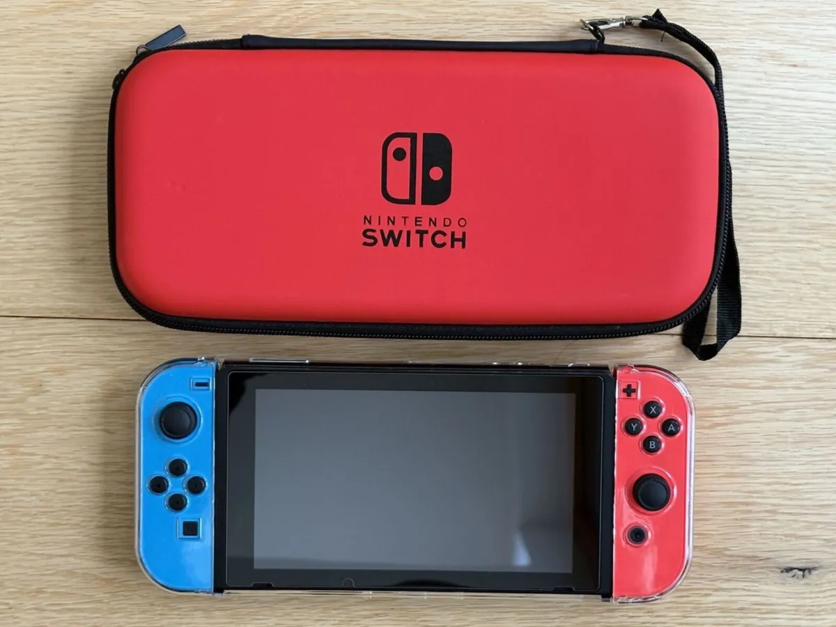 Nintendo Switch 32GB - Image 2