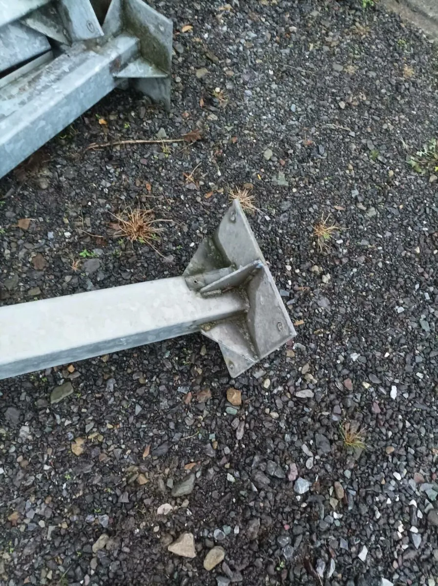 Gate Posts - Image 2