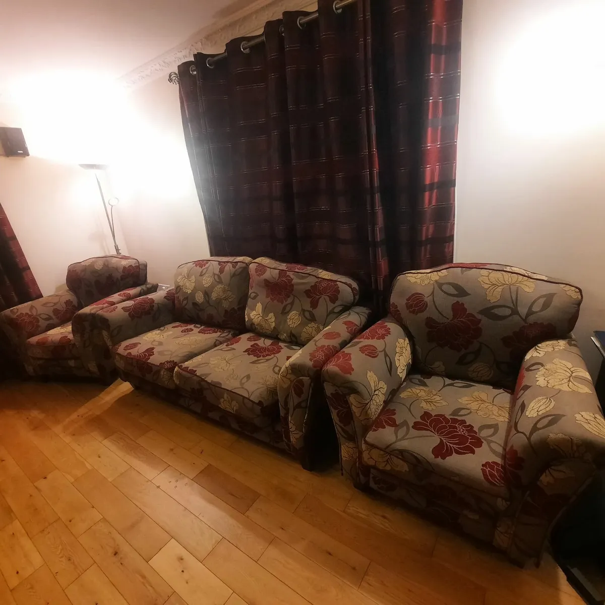 Large settee - Image 1