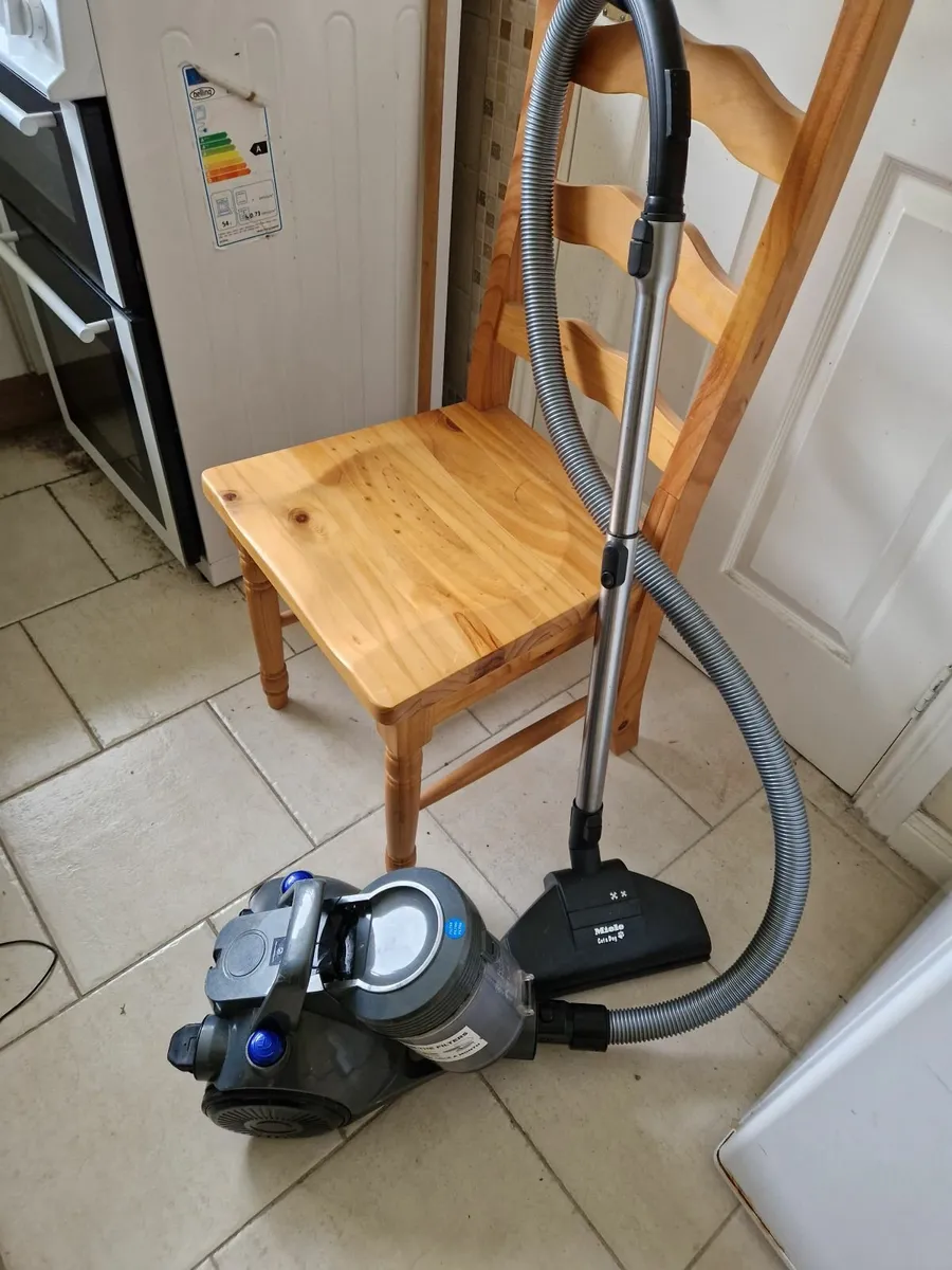 Russel Hobbs Atlas2 Hoover Vacuum Cleaner - Image 1