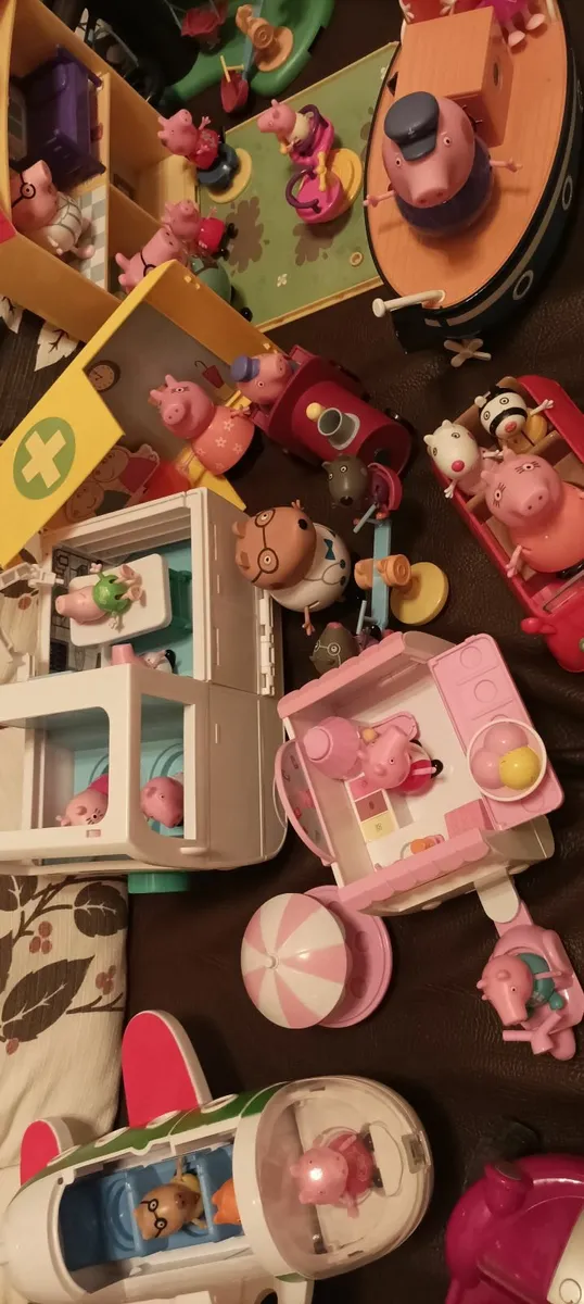 Peppa pig toys bundle - Image 3