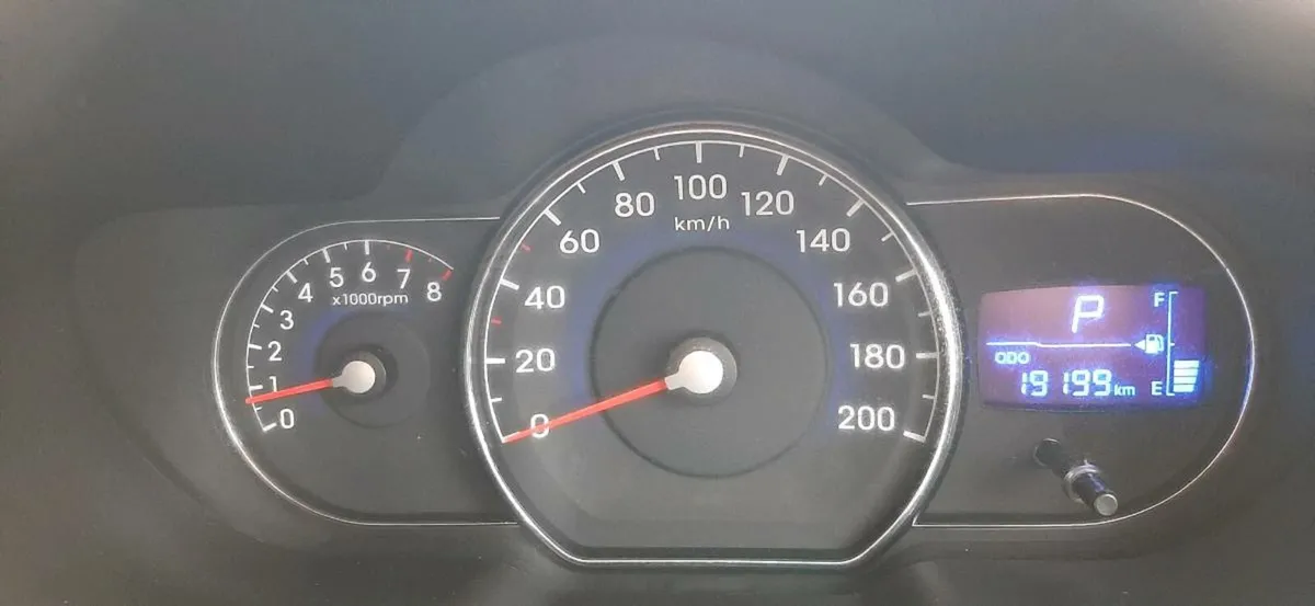 Hyundai i10 1.2L Automatic (Only 19k km) Mint - Image 3