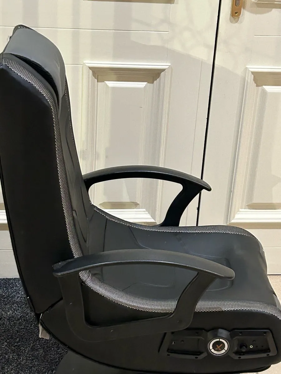 Gaming chair - Image 4