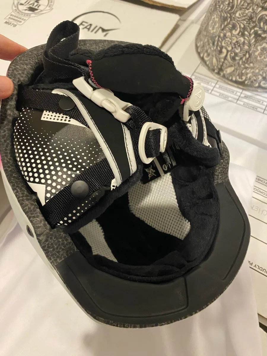 Ski Helmet - Image 4