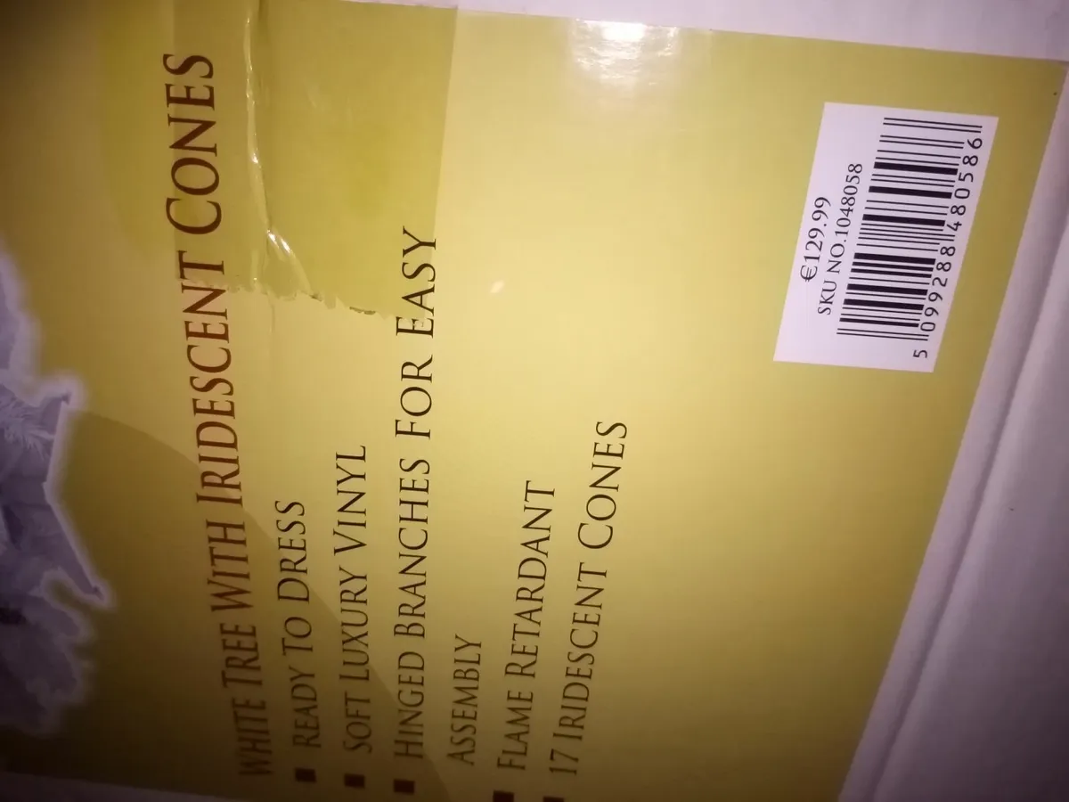 Woodies 6ft Luxury Christmas Tree - Image 3