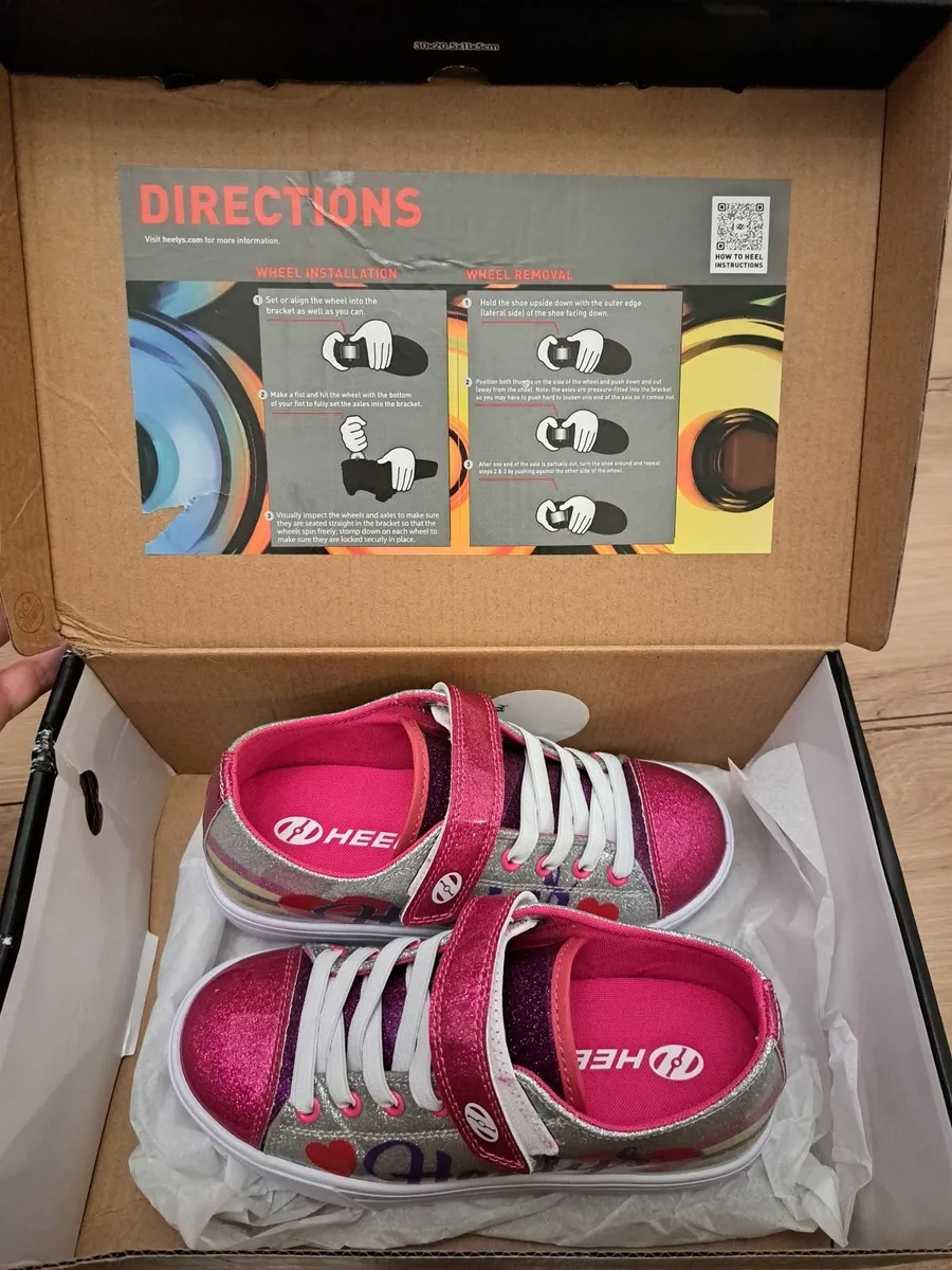 Heelys Shoes Silver Rainbow Heart size 13 - Image 3