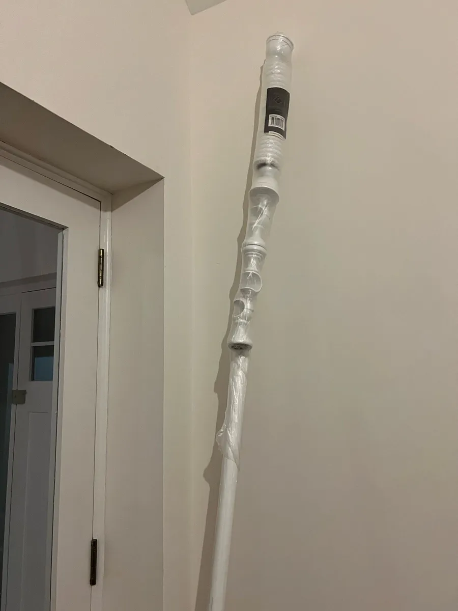 New white curtain pole - Image 1