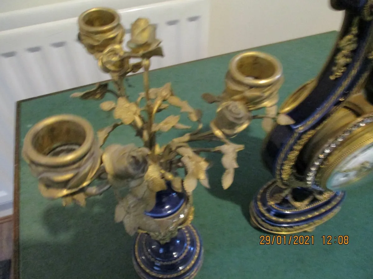 A Fine Louis XVI Style Cobalt Blue Porcelain clock - Image 3