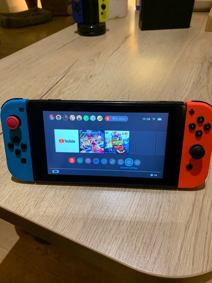 Nintendo Switch - Image 4