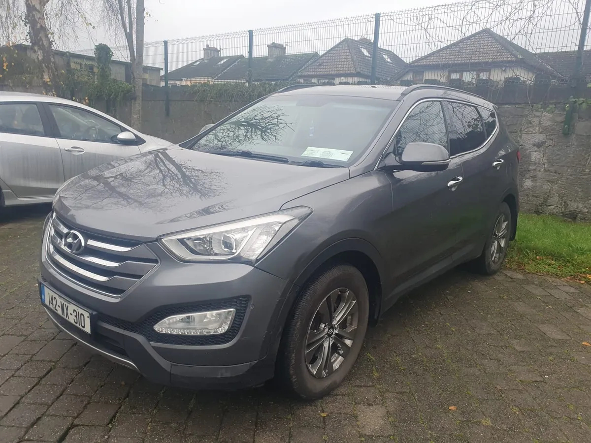 2014 Hyundai Santa Fe 7 seater - Image 2