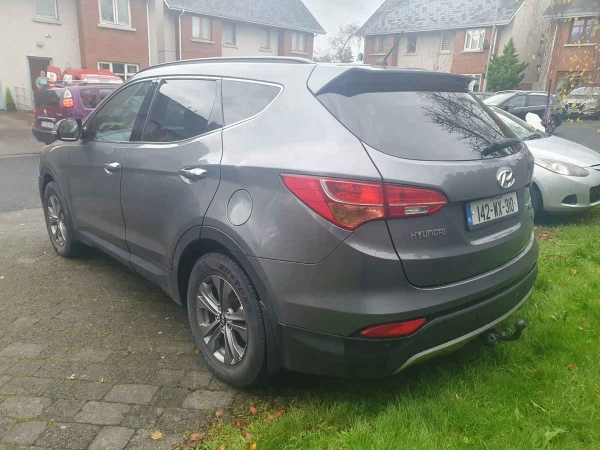 2014 Hyundai Santa Fe 7 seater - Image 3