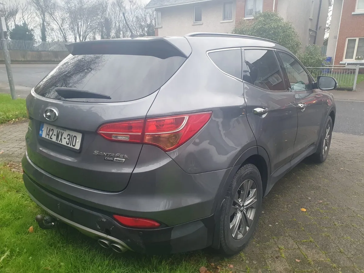 2014 Hyundai Santa Fe 7 seater - Image 4