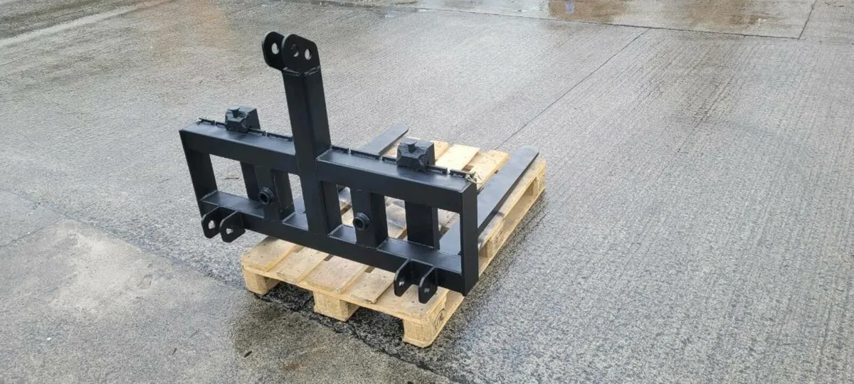 Pallet forks/ bale spike - Image 1
