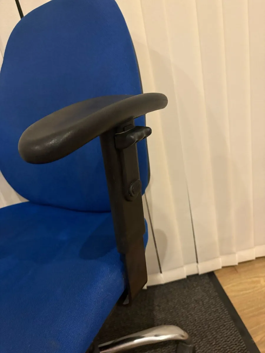 Office chair - Image 2