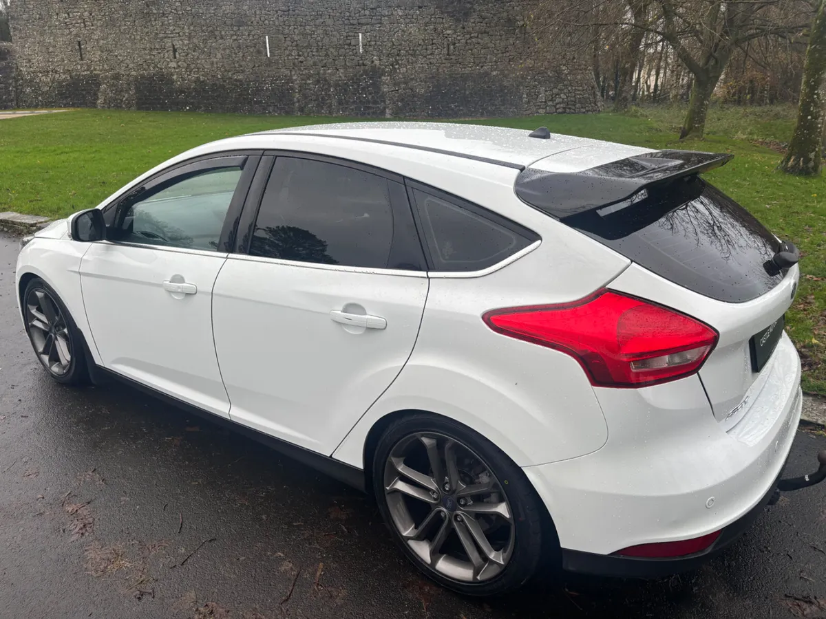 Ford Focus 2018 1.0 Ecoboost With ST Line Kit - Image 2