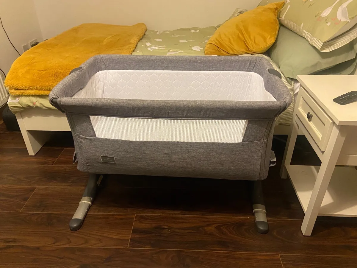 Co- sleeper - Image 1