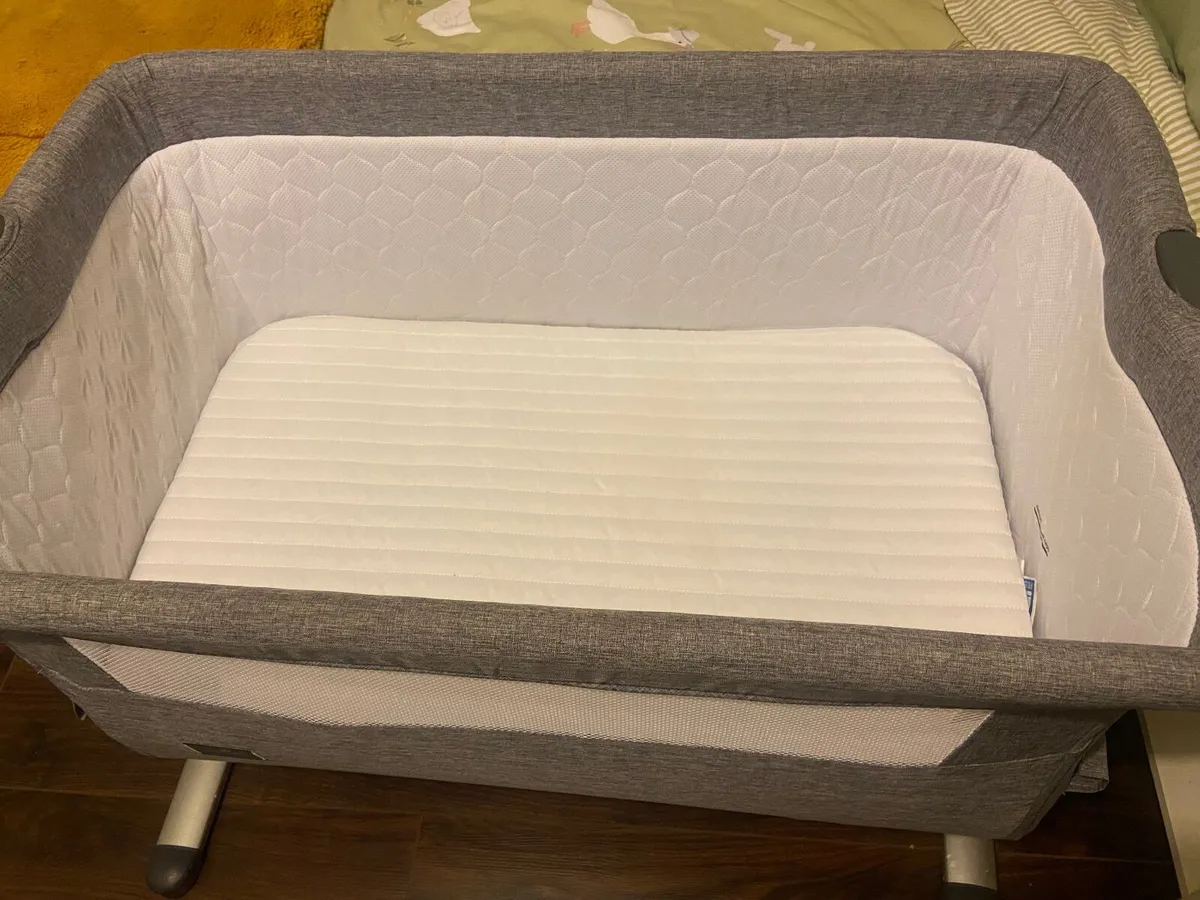 Co- sleeper - Image 2