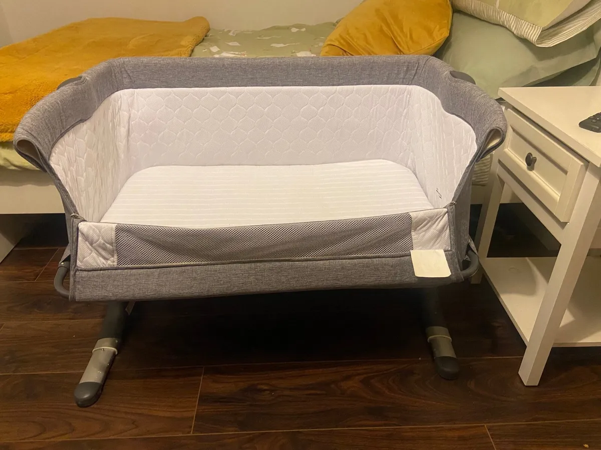 Co- sleeper - Image 3