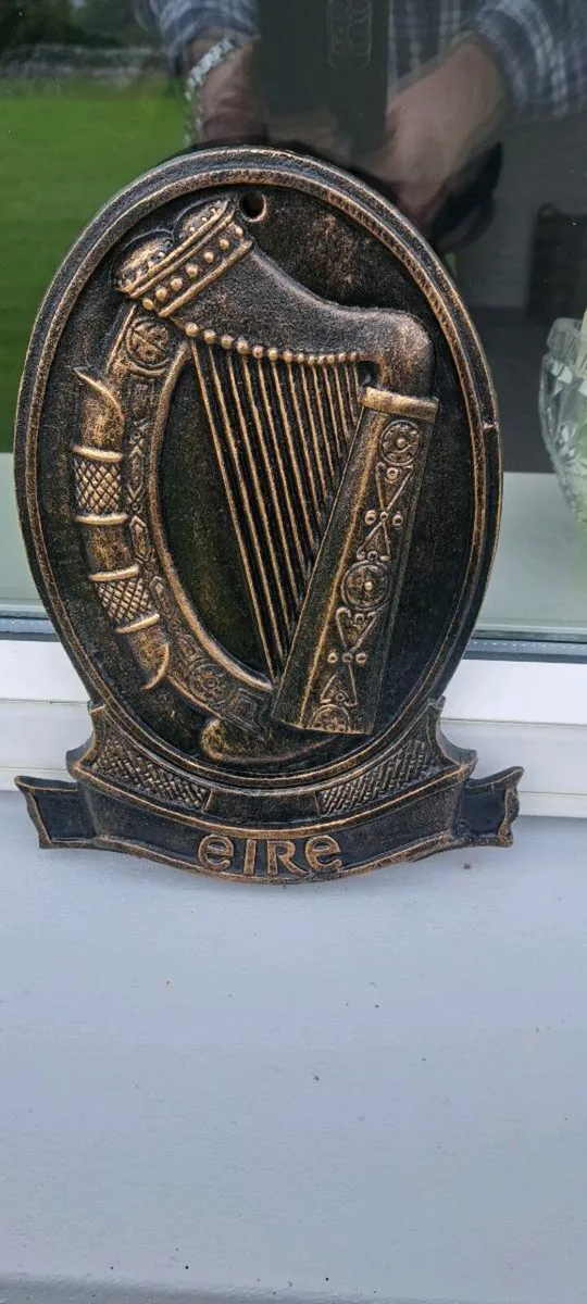 Eire harp cast iron sign - Image 1