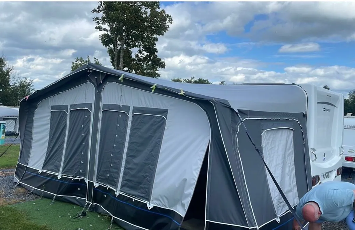 2015 Compass 4/5 berth fixed bed & mover & Awning - Image 3