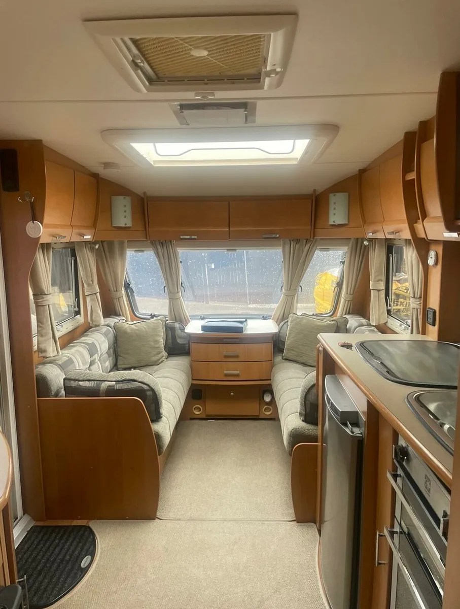 2015 Compass 4/5 berth fixed bed & mover & Awning - Image 4