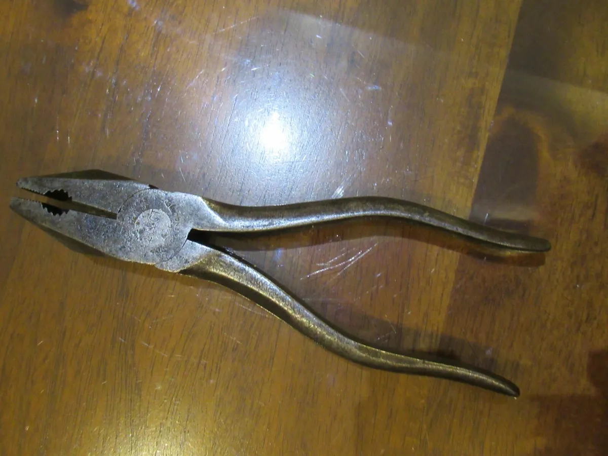 antique vintage tools  PLIERS - Image 3