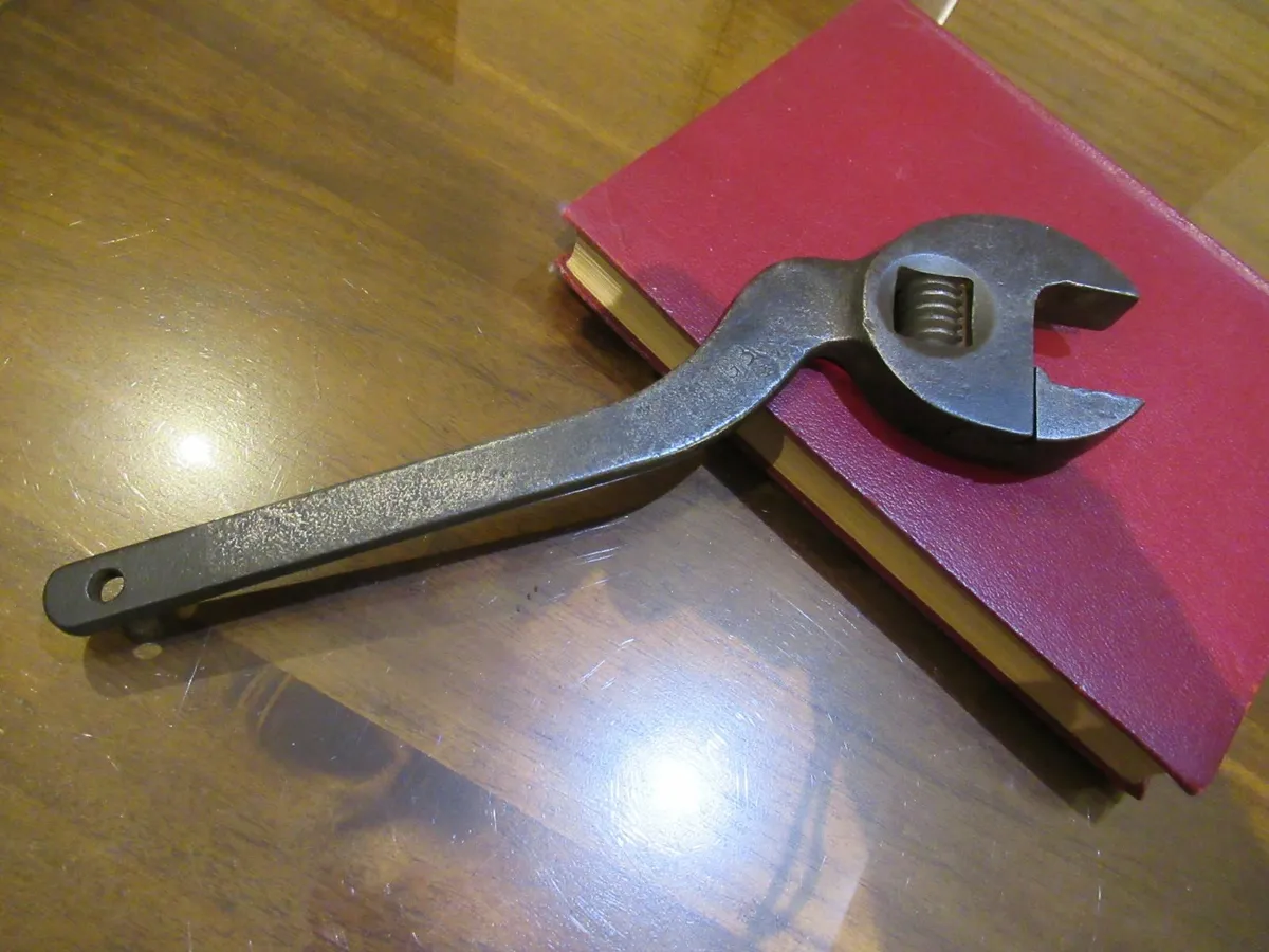 antique vintage TOOLS CRANKING WRENCH garage pub - Image 3