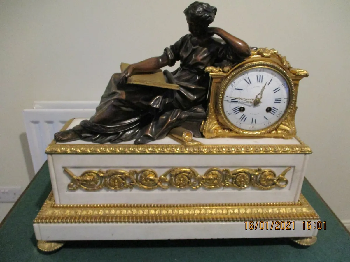 vic  carrara marble and gilt bronze mantle clock - Image 1