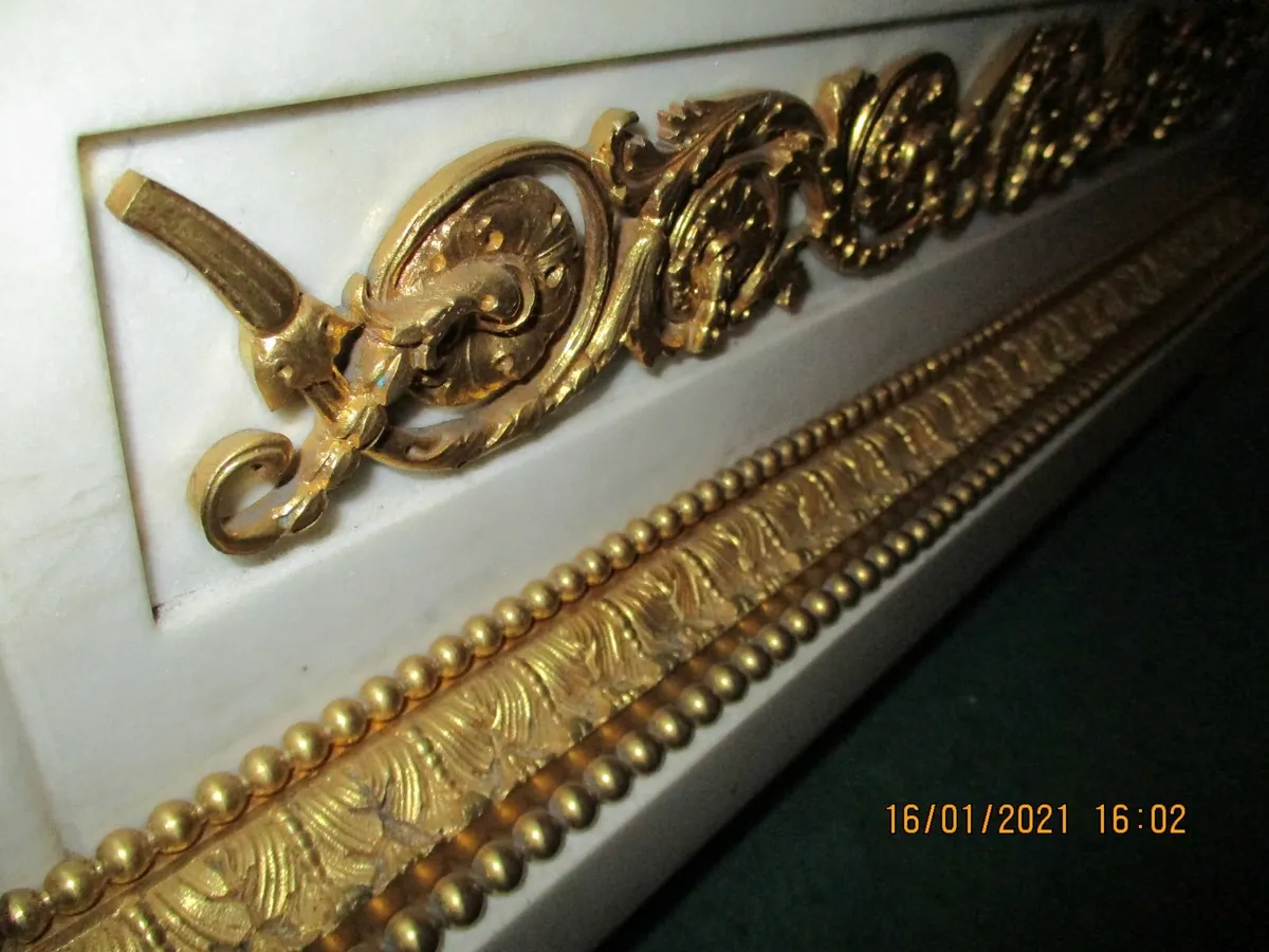 vic  carrara marble and gilt bronze mantle clock - Image 4