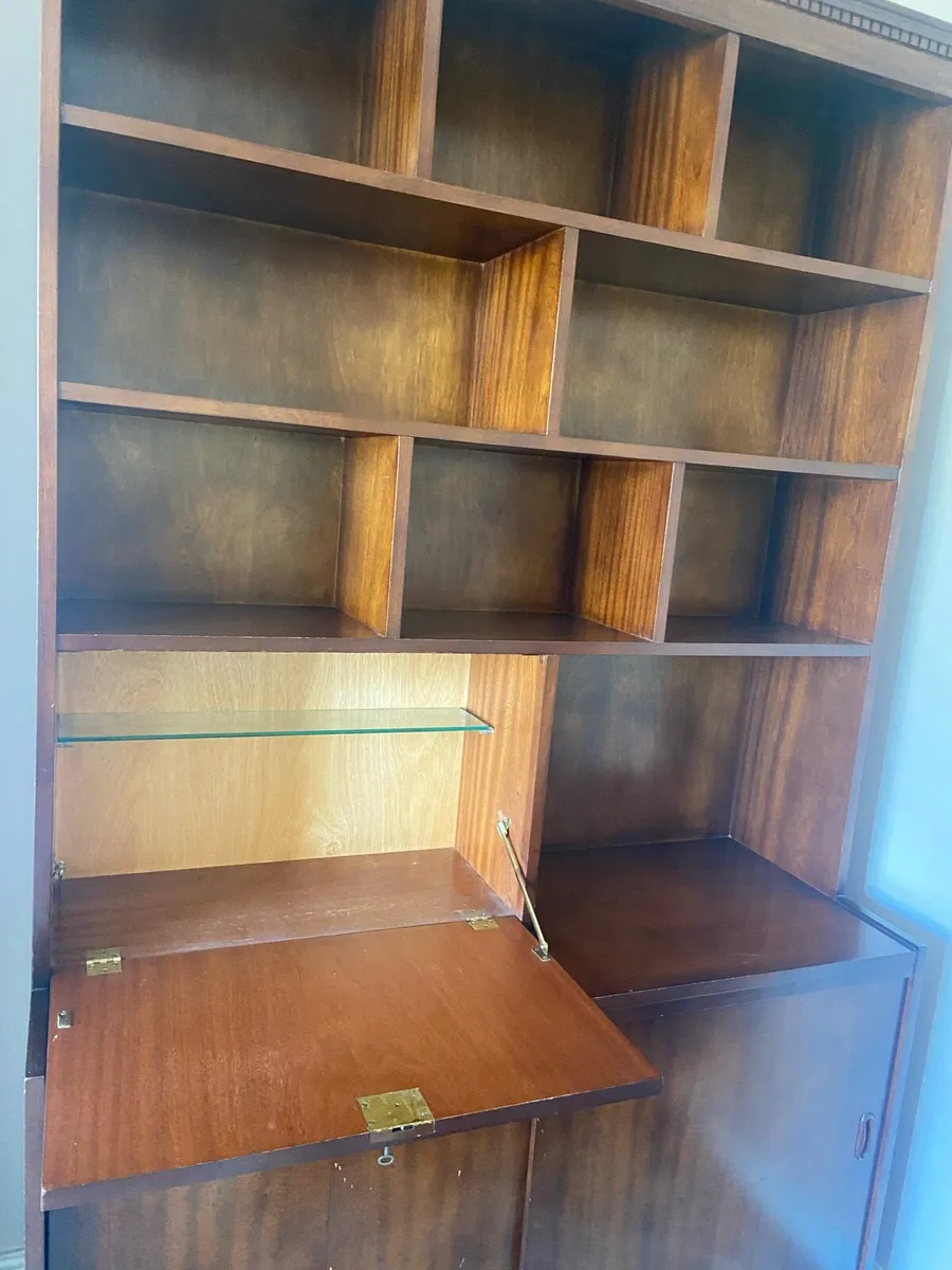 1960’s mahogany display unit - Image 2