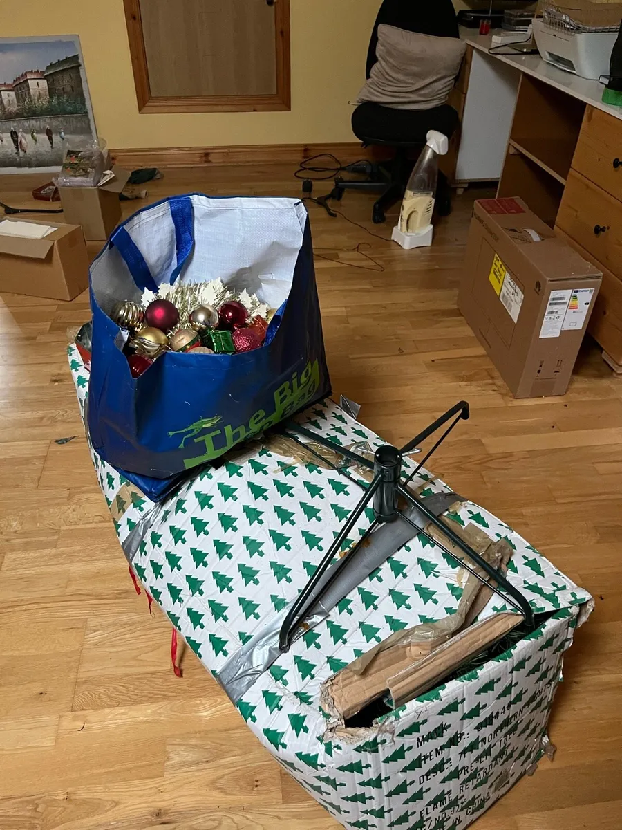 Christmas tree and decorations - Image 2