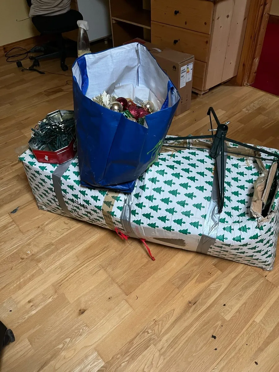 Christmas tree and decorations - Image 3