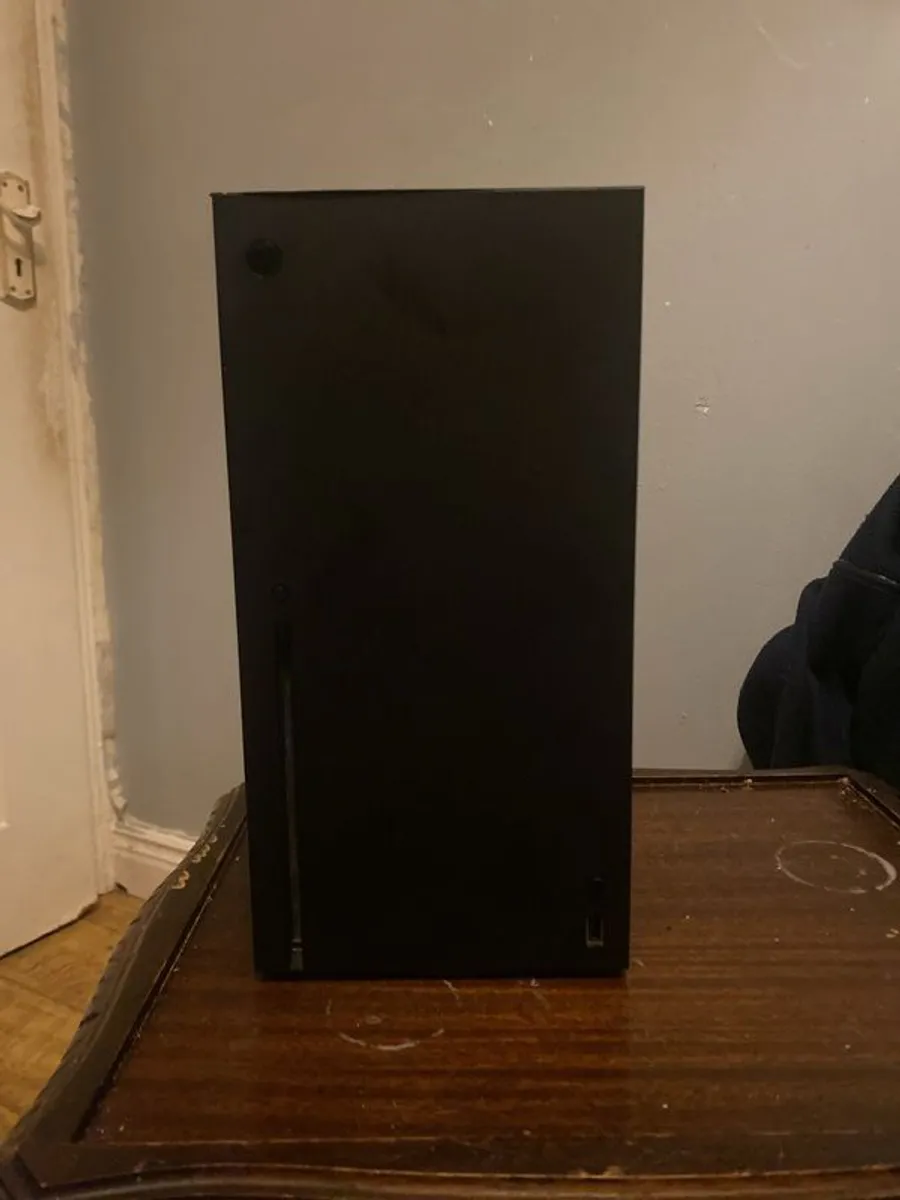 Xbox Series X - Image 1