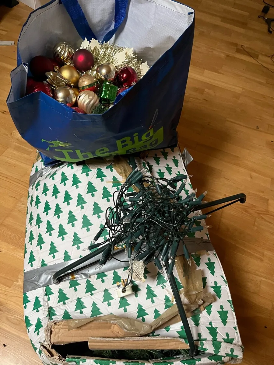 Christmas tree and decorations - Image 1