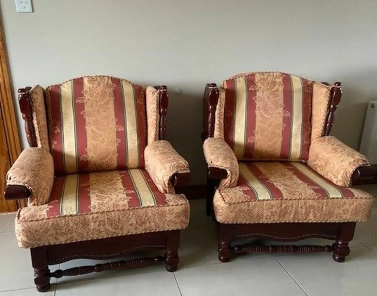 Suite of Furniture in Mint Condition............ - Image 3