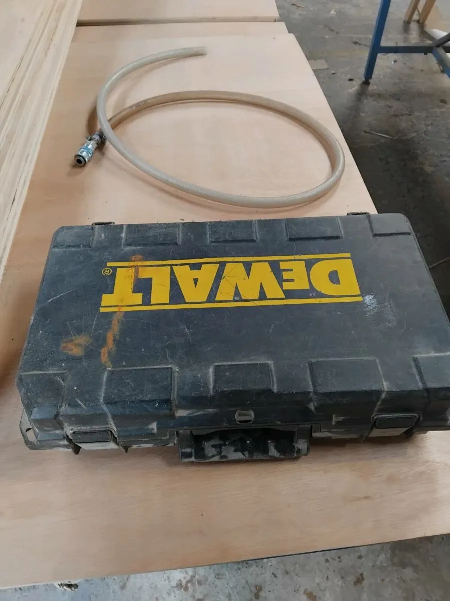 DeWalt hammer drill - Image 2