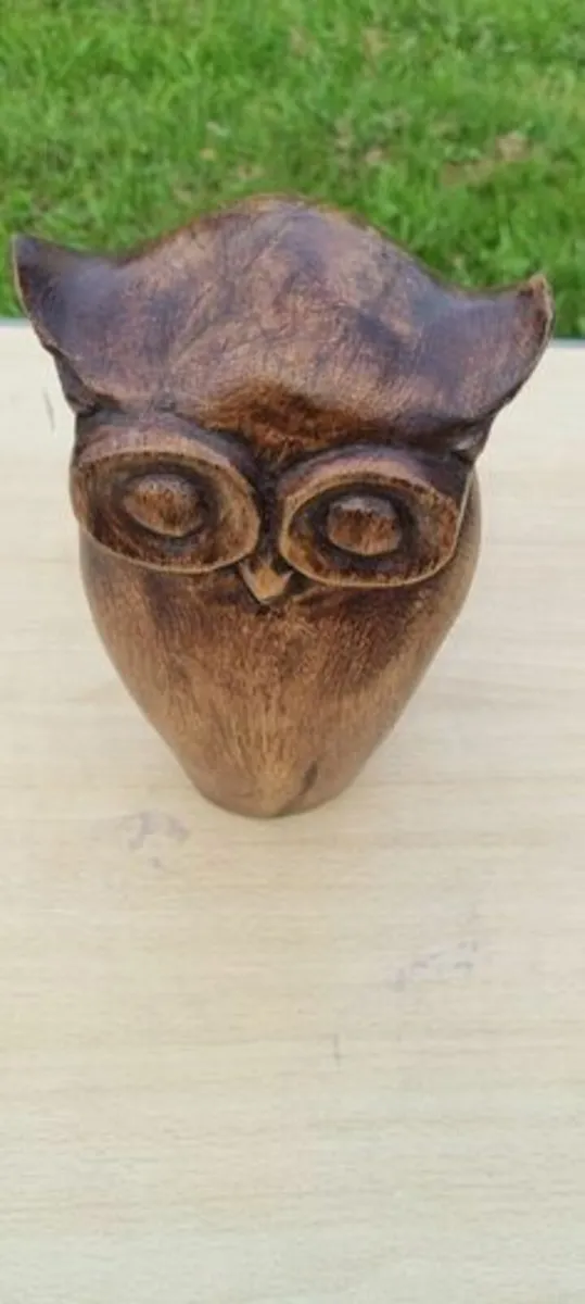 Vintage carved wooden owl figurine - Image 4