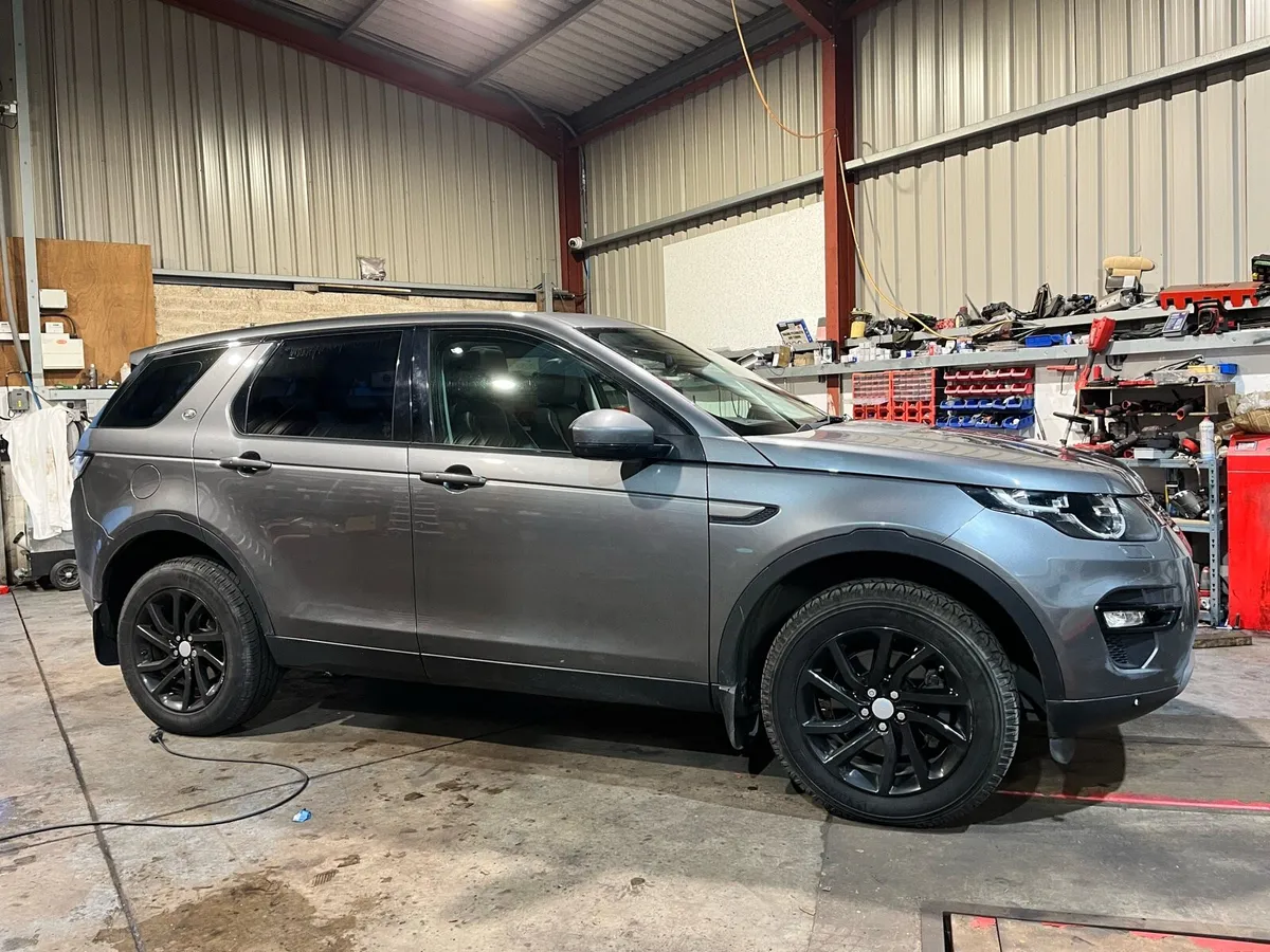 Stunning Land Rover Discovery Sport 2.0 TD4 Diesel - Image 4