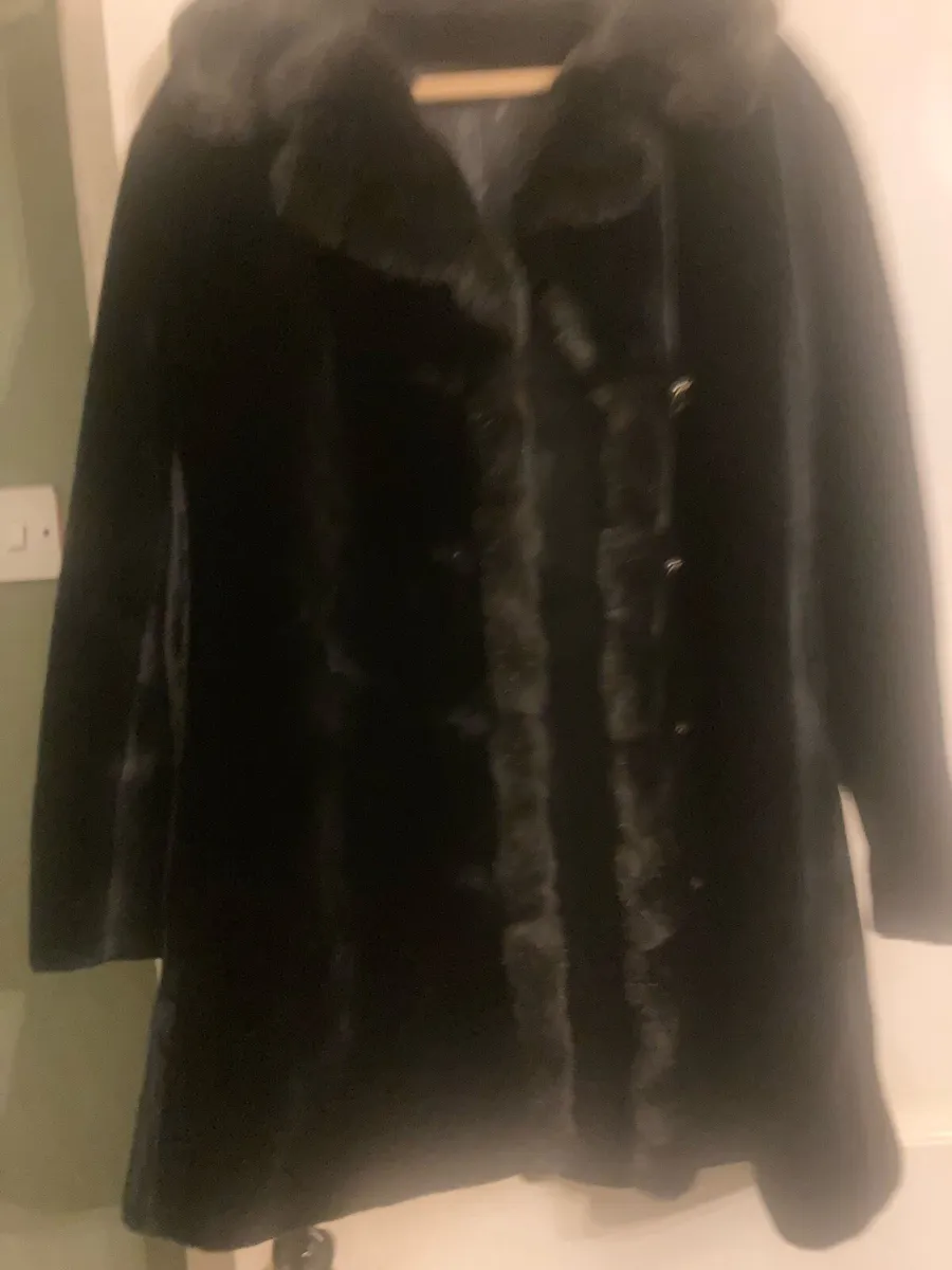 Vintage faux fur Coat - Image 3