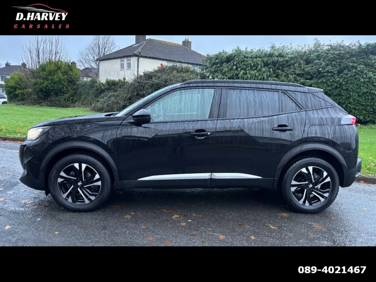 Peugeot 2008 1.2 Allure Premium*Low Mileage*High S - Image 4