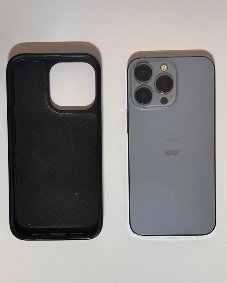 iPhone 13 Pro - 512GB - Silver - Mint - Sim free - Quad Lock Case - Image 4