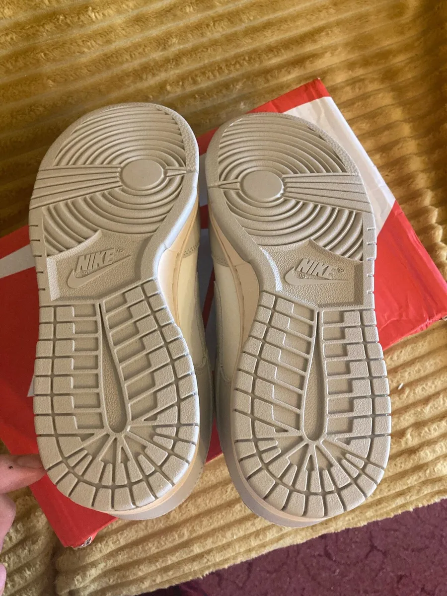 Nike Dunks Size 6 UK Grey / Bone - Image 4