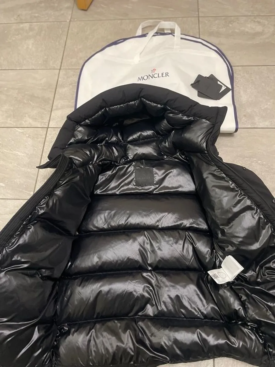 Moncler Madeira Black Size 3 - Image 4