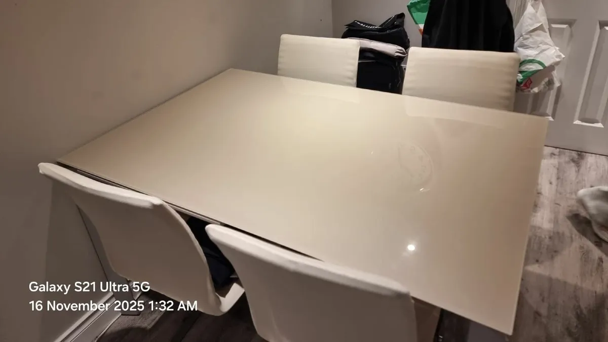 Dining table and chairs - Image 2