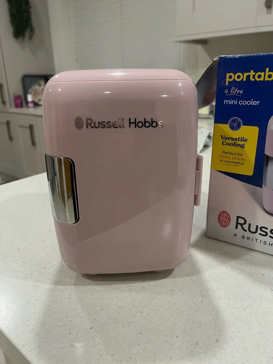 Russell Hobbs Mini Cooler - Image 1