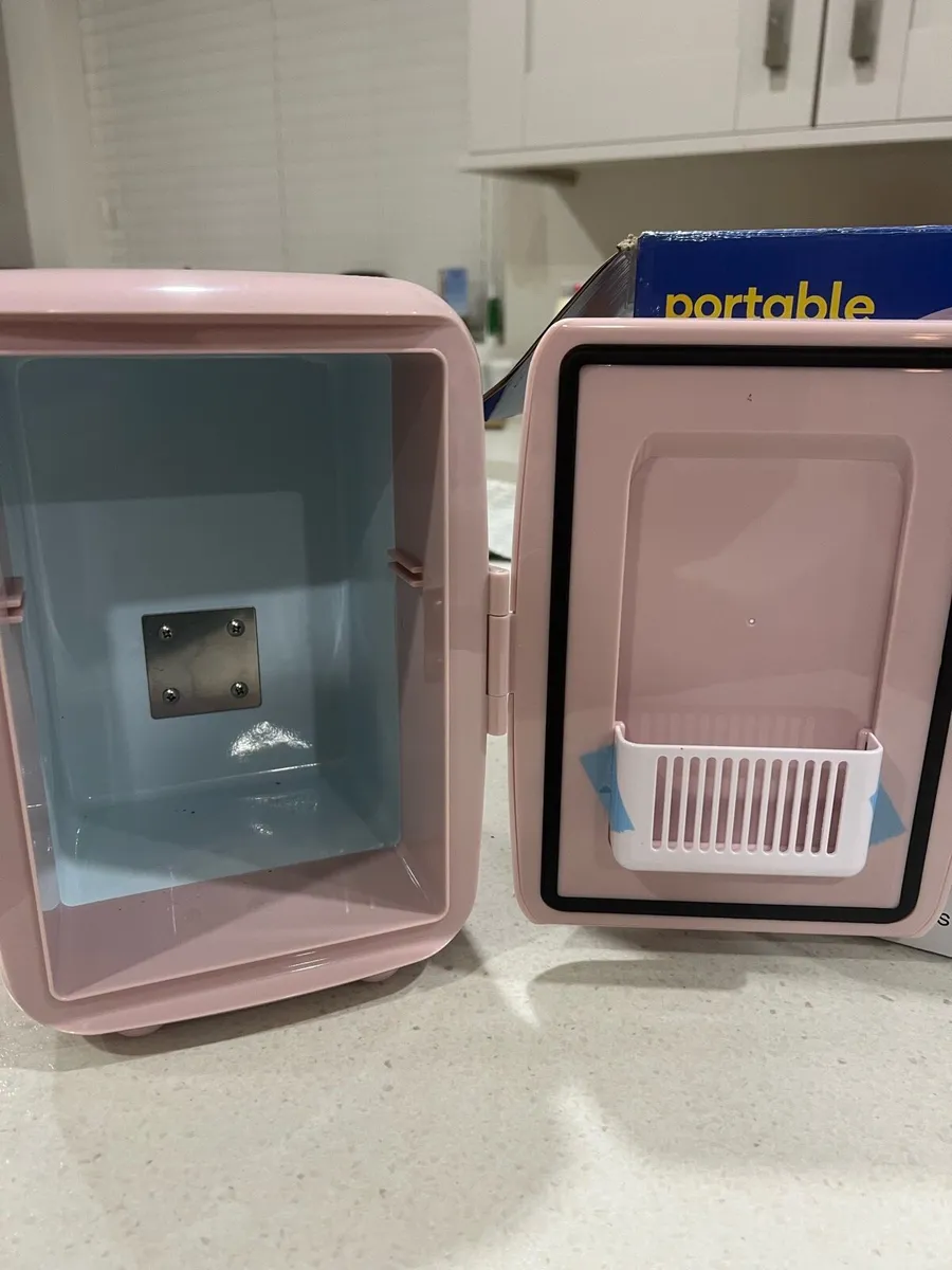 Russell Hobbs Mini Cooler - Image 2